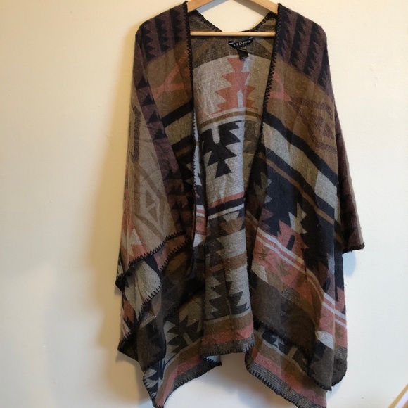 Aztec Pattern Shall - Picture 1 of 2